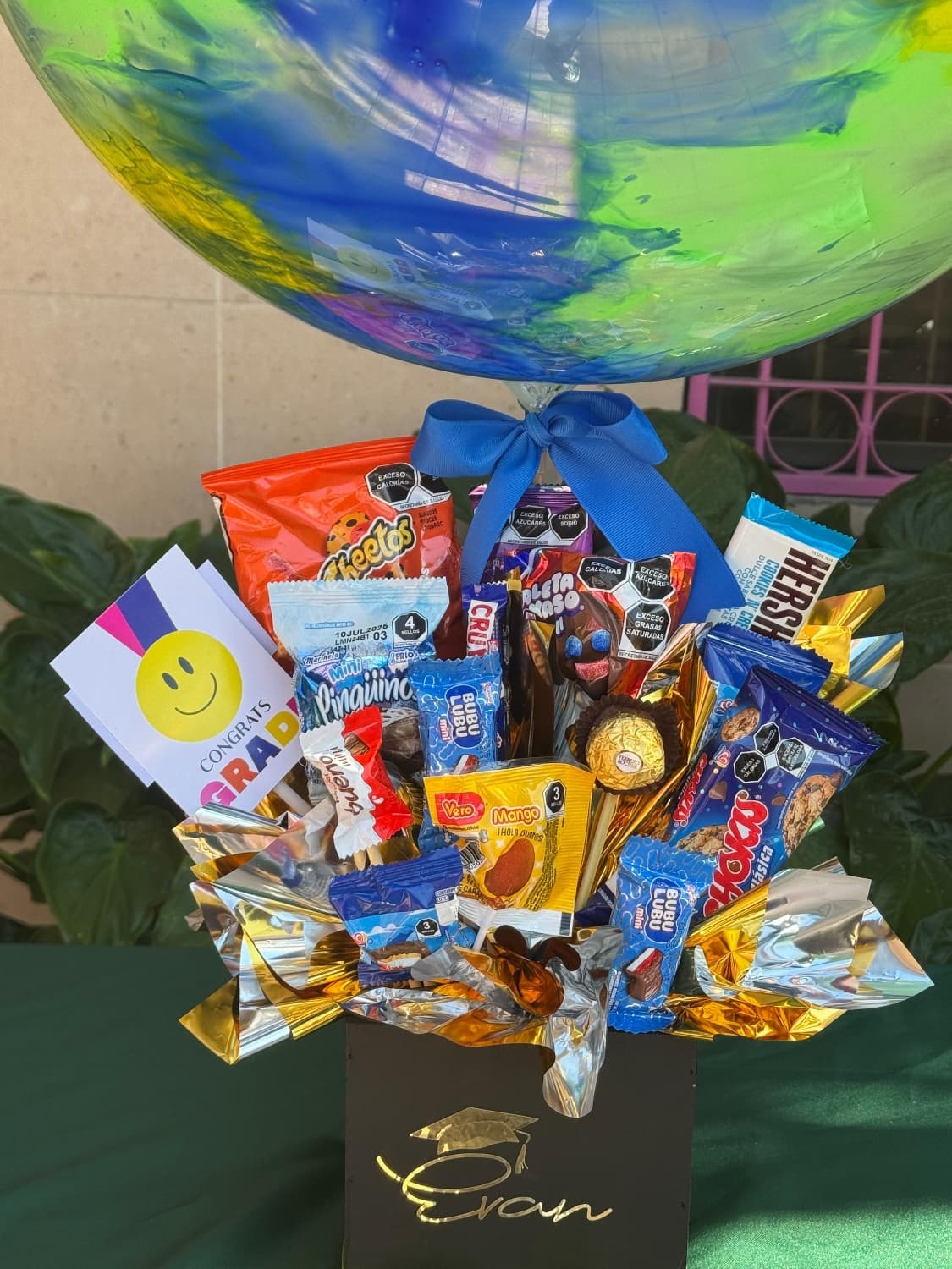GLOBO Y CAJA DE DULCES