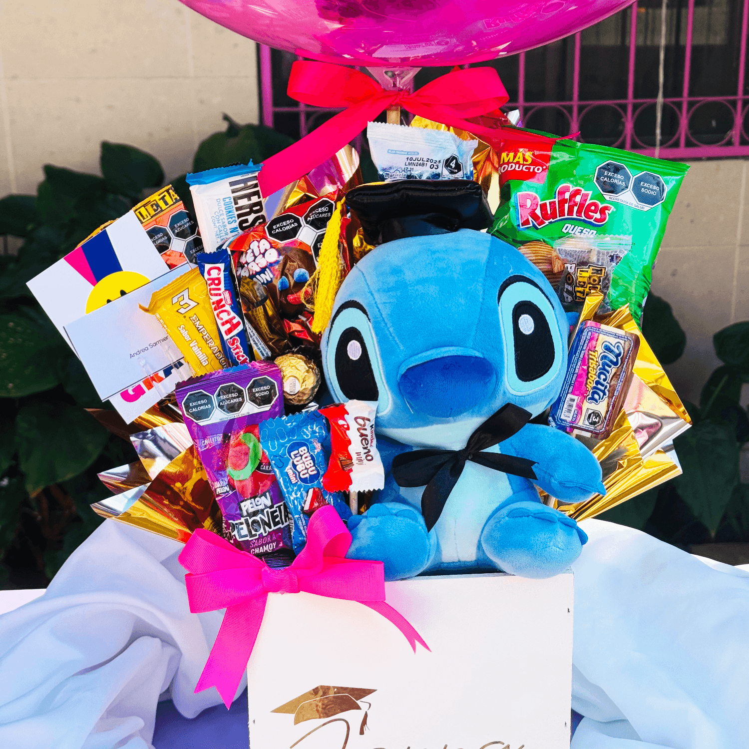 GLOBO, PELUCHE Y CAJA DE DULCES